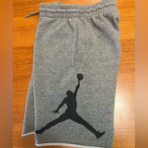 BOYS NIKE AIR JORDAN SHORTS SIZE M